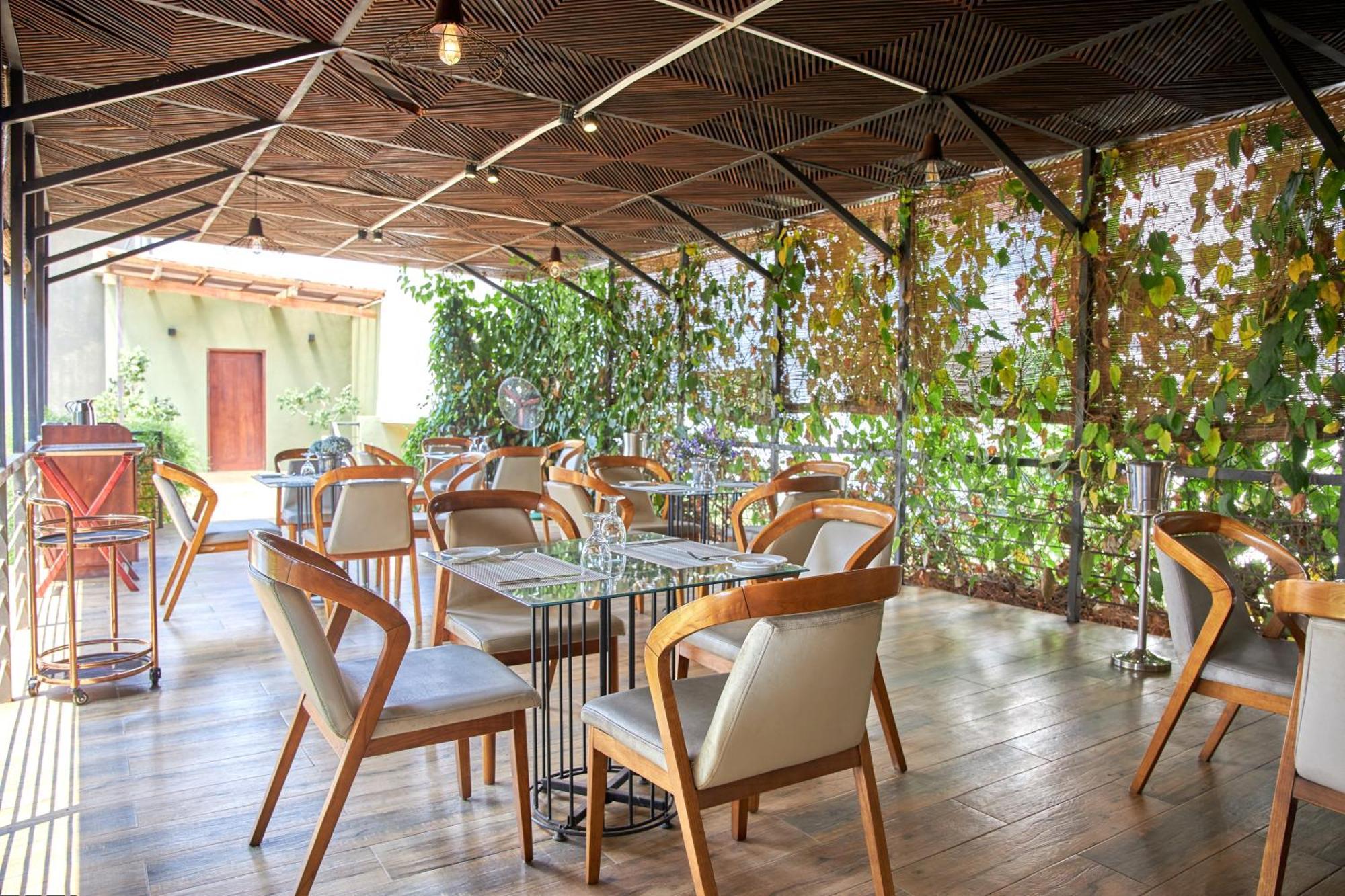 Seahorse Hotel & Spa Negombo Eksteriør billede